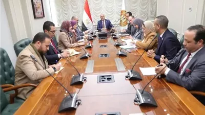 وزير العمل يبحث تسريع رقمنة خدمات الوزارة على بوابة مصر الرقمية