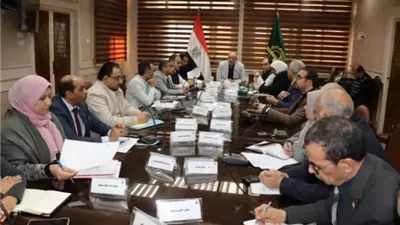 محافظ القليوبية يبحث تحويل القلج لمدينة جديدة وربطها بالدائري والأوسطي