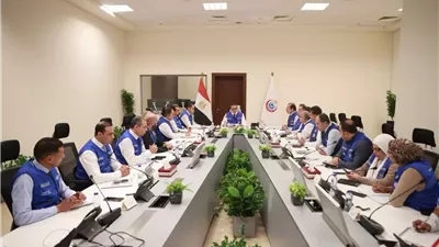 وزير الصحة يوجه بزيادة الأطقم الطبية ومخزون المستلزمات الطبية