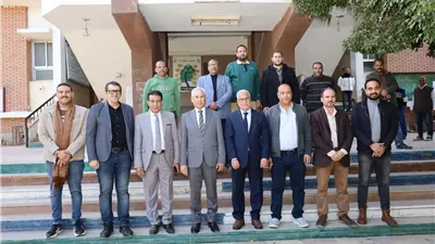 رئيس جامعة المنيا يتفقد لجان امتحانات الفصل الدراسي الأول
