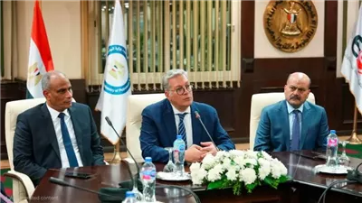 وزير البترول يشهد مراسم تسليم وتسلم رئاسة 