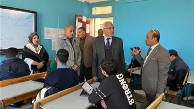 مدير تعليم الإسماعيلية يتفقد امتحان البرمجة والذكاء الاصطناعي