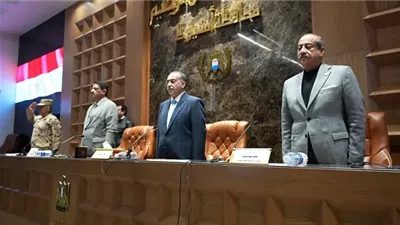 محافظ أسيوط يترأس المجلس التنفيذي ويكشف أولويات 2026
