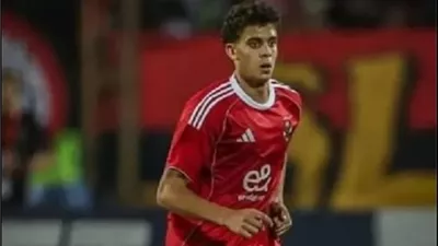 كأس الرابطة..حمزة عبد الكريم يغادر مباراة الأهلي أمام المقاولون مصاباً