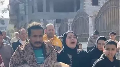 تشييع رضيع عمره 14 يوم ألقاه شاب فى مياه البحر الصغير بالدقهلية