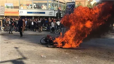 مقتل عنصر في الحرس الثوري الإيراني خلال اشتباك مع المتظاهرين