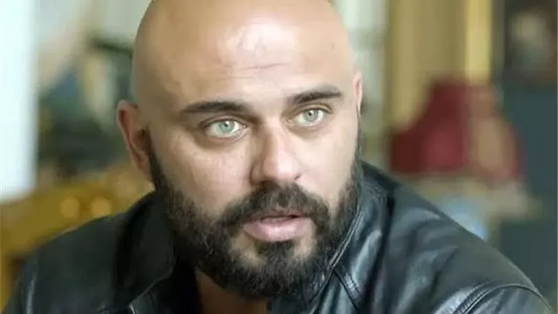 الفنان أحمد صلاح