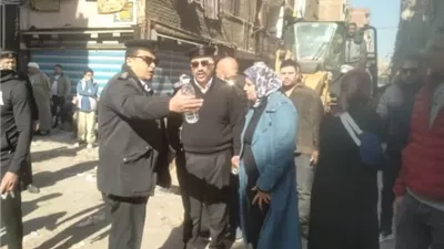 حملة مكبرة لإزالة إشغالات وتعديات شارع ناصر غرب شبرا الخيمة.. صور
