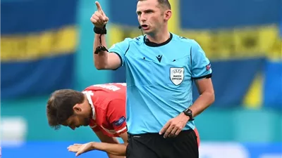 حكم مباراة مانشستر سيتي وتشيلسي في الدوري الإنجليزي