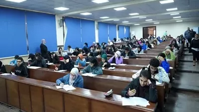 نائب رئيس جامعة عين شمس يتفقد امتحانات الترم الأول