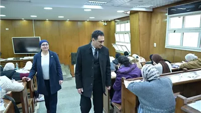 قيادات جامعة القاهرة تتابع امتحانات الدراسات العليا والبكالوريوس