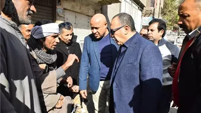 محافظ أسيوط يتكفل بعلاج مواطن ويوفر له فرصة عمل ووحدة سكنية