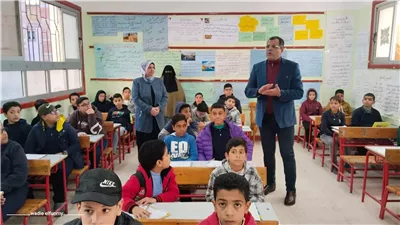إحالة مدير مدرسة ومعلم للتحقيق للتقصير في الامتحانات