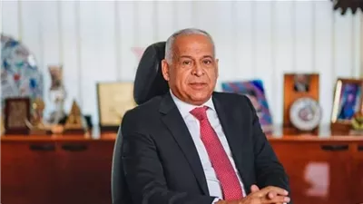 فرج عامر يشيد بأداء محمد صلاح أمام بنين .. صورة