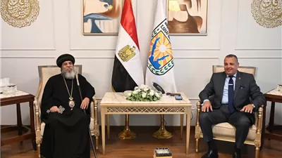 محافظ جنوب سيناء يستقبل وفدًا من كاتدرائية السمائيين