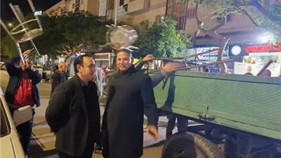 رئيس جهاز النوبارية الجديدة يقود حملة ليلية لإعادة الانضباط.. بالصور