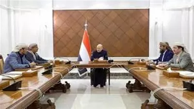 مجلس القيادة اليمني.. يناقش تداعيات تغيّب الزبيدي عن دعوة سعودية