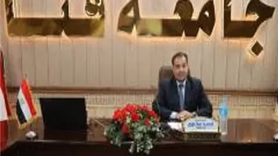 رئيس جامعة قنا يناقش الحوكمة الإلكترونية للوحدات الطبية المتخصصة