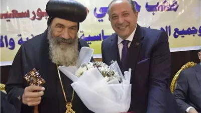 محافظ بورسعيد ينقل تهنئة الرئيس للأقباط والأهالى بعيد الميلاد