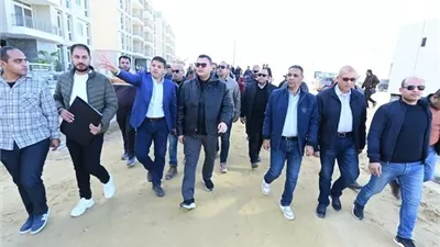 وزير الإسكان يتفقد مشروع 