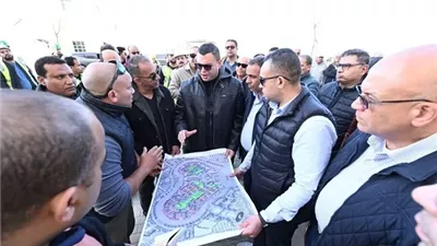 وزير الإسكان يتفقد مشروع 