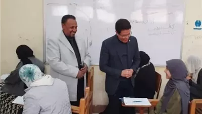 رئيس جامعة بنها يطمئن على انتظام الامتحانات بكليتي العلوم والتربية النوعية