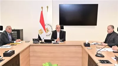 وزير الري يبحث الموقف التنفيذي لمشروع تحسين المياه بمصرف 