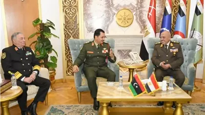 وزير الدفاع ورئيس الأركان يلتقيان نائب القائد العام للجيش الوطنى الليبى