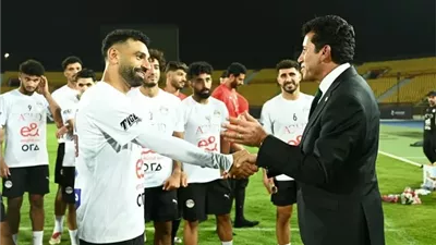 وزير الشباب يطمئن على بعثة منتخب مصر بالمغرب قبل التوجه إلى طنجة