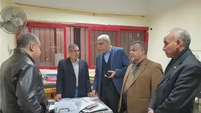 مدير تعليم القليوبية يتفقد غرفة العمليات المركزية لمتابعة امتحانات النقل