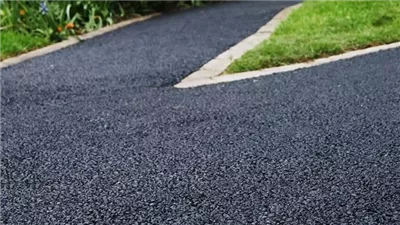 ابتكار روسي يحول النفايات البلاستيكية إلى أسفلت قوي ومستدام
