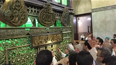 دار الإفتاء توضح حكم الصلاة في المساجد التي بها أضرحة الصالحين