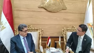 رئيس جامعة بنها يبحث سبل التعاون مع نقيب الأطباء البيطريين
