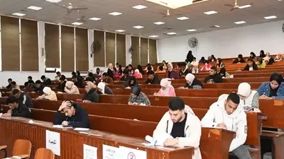 انتظام 682 طالبًا في امتحانات الترم الأول بكلية العلوم جامعة القناة