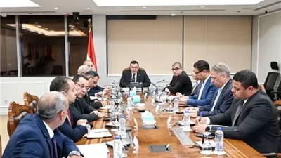 وزير الإسكان يتفقد المشروعات ومنظومة الصيانة بمدينة الشروق