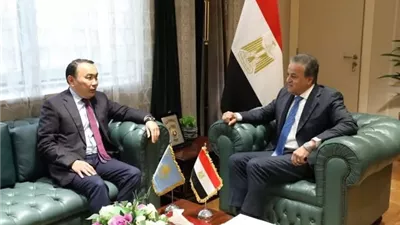 وزير الصحة يستقبل سفير كازاخستان لبحث التعاون الصحي وتصنيع الأدوية