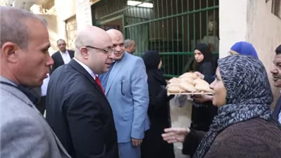 غنيم يتفقد المخابز والأسواق ويطمئن على توافر السلع الأساسية