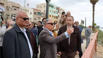 محافظ الإسماعيلية يتفقد تطوير كورنيش القصاصين وميدان عرابي بالتل
