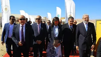 وزير العمل يشارك في تدشين مبادرة 