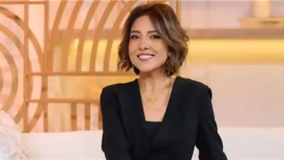 مي كساب تروج لأحدث أعمالها الفنية