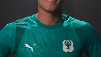 المصري يستعير مصطفى العش لاعب الأهلي لمدة موسم ونصف