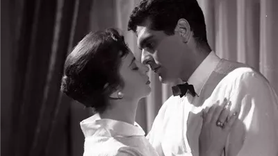 هزت الوسط الفنى قصة 
