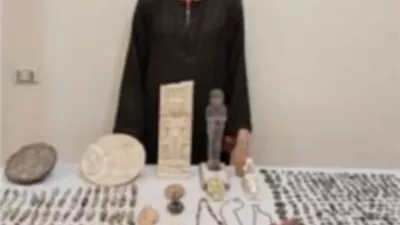 القبض على تاجر آثار وبحوزته 526 قطعة فرعونية فى المنيا