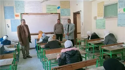 مدير تعليم أسيوط يتابع لجان امتحانات الشهادة الإعدادية بمنفلوط