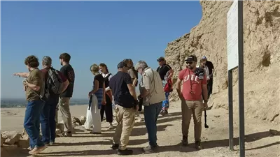 وفود سياحية من جنسيات مختلفة في زيارة المعالم الأثرية بالمنيا