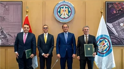 وزيرا المالية والاستثمار يشهدان توقيع بروتوكول تعاون بين «الجمارك» و«التمثيل التجارى المصرى»
