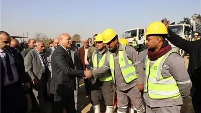 محافظ القاهرة يفتتح مشروع مد خطوط الصرف الصحى بأرض العجوز بالزاوية