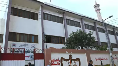 432 غياب وحالة اغماء و ملاحظ وطالبين صوروا ورقة الدراسات ونشروها