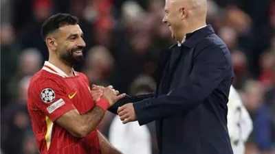 آرني سلوت يتغني بـ محمد صلاح بعد عودته لليفربول