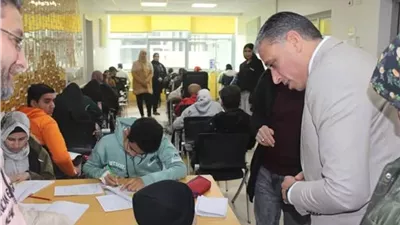 وكيل تعليم الجيزة يتابع سير الامتحانات لطلاب الإعدادية بمستشفى57357